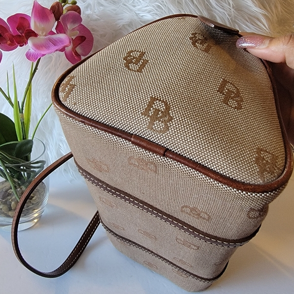 EUC Vintage Dooney and Bourke monogram shoulder mini barrel bag - Picture 8 of 10
